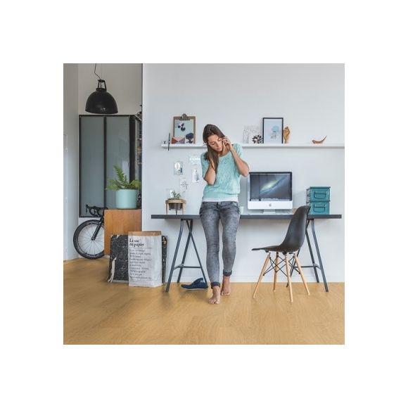 Vinyle Quick Step avec sous-couche intégrée - Bloom - Chêne miel pur